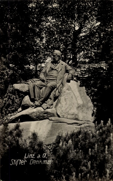 Linz an der Donau Ober&ouml;sterreich, Stifter Denkmal, Statue eines sitzenden Mannes, Linz a. O.